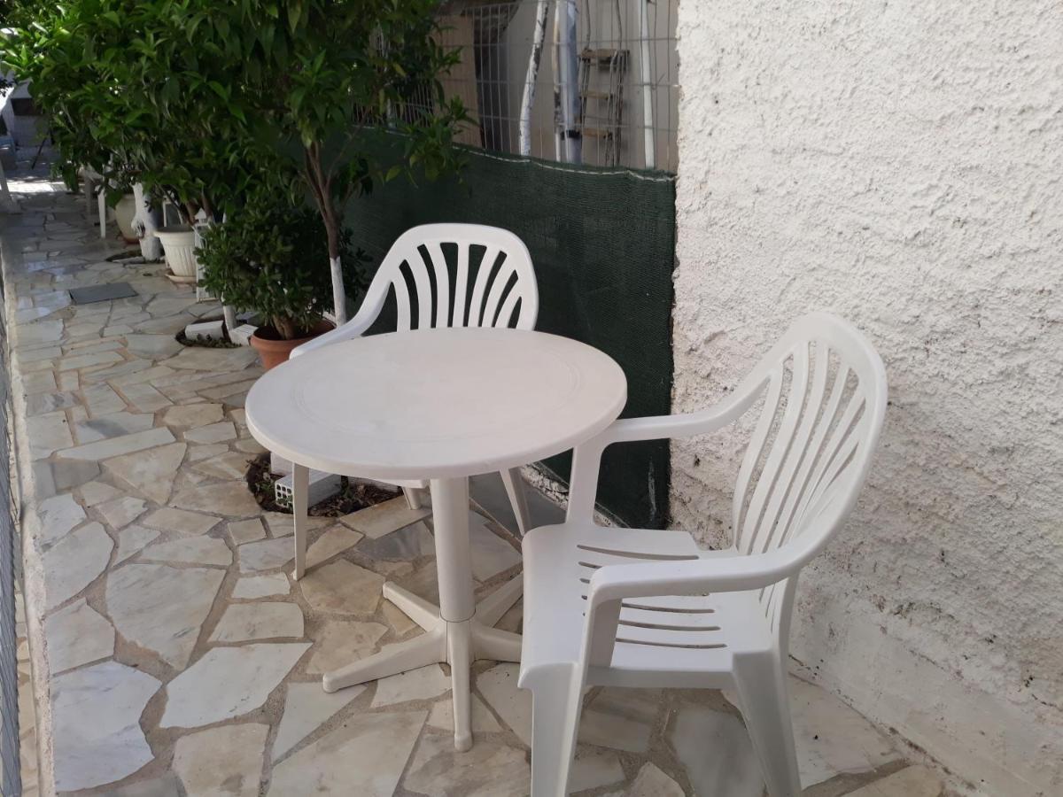 Cozy Flat In Nea Makri Apartment Екстериор снимка