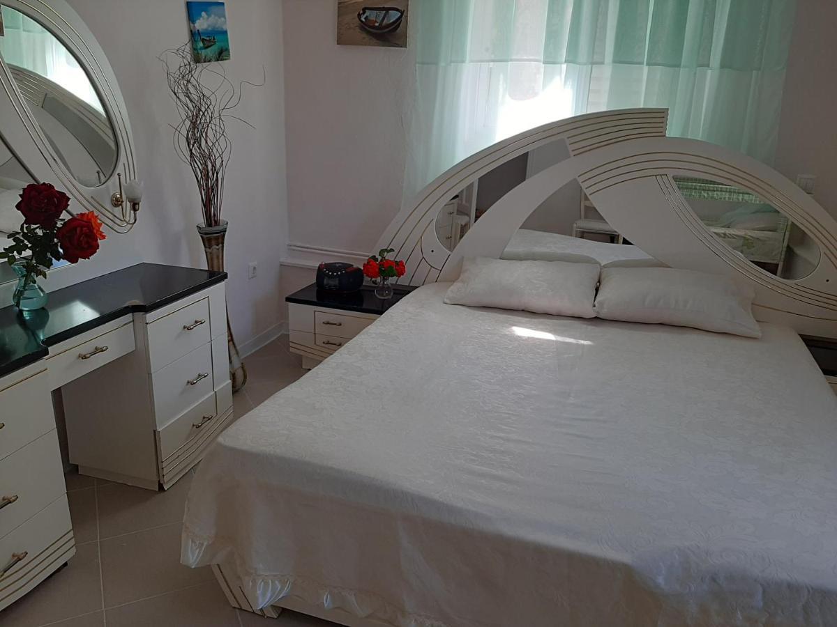 Cozy Flat In Nea Makri Apartment Екстериор снимка