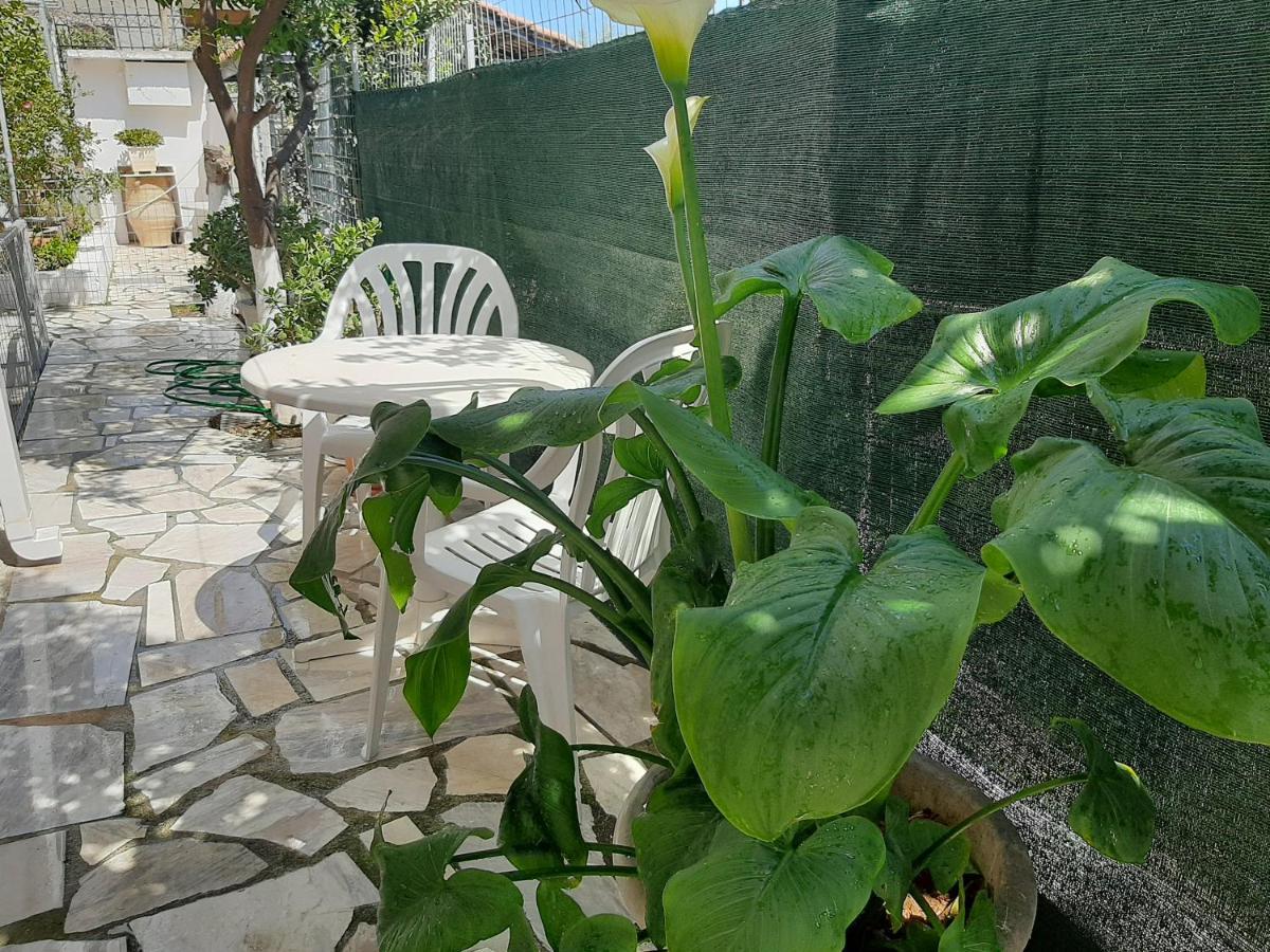 Cozy Flat In Nea Makri Apartment Екстериор снимка