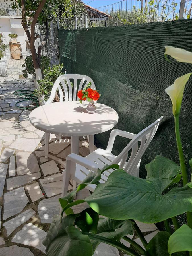 Cozy Flat In Nea Makri Apartment Екстериор снимка