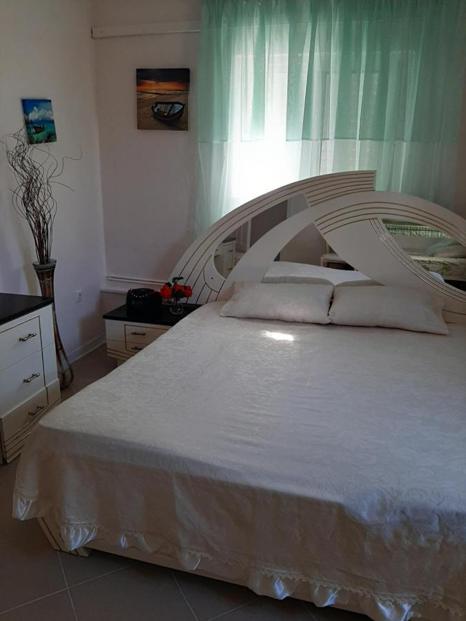 Cozy Flat In Nea Makri Apartment Екстериор снимка