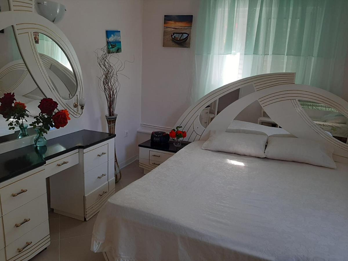 Cozy Flat In Nea Makri Apartment Екстериор снимка
